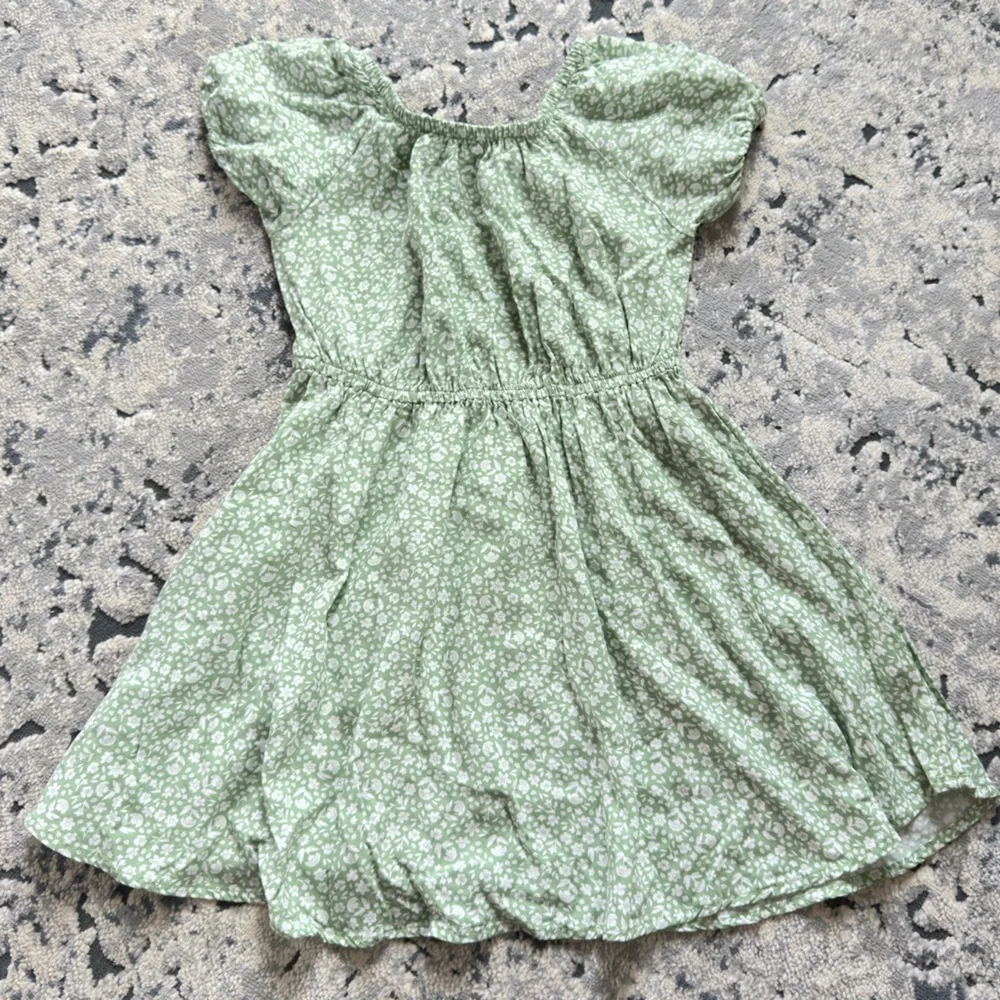 Epic Threads Light Green Floral Kids Dress - Picture 4 of 4